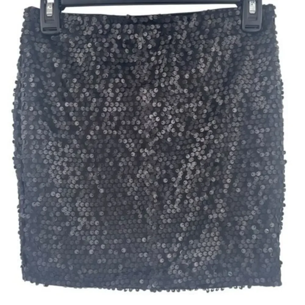 Black Sequin Mini Fitted Skirt Lily Rose small EUC